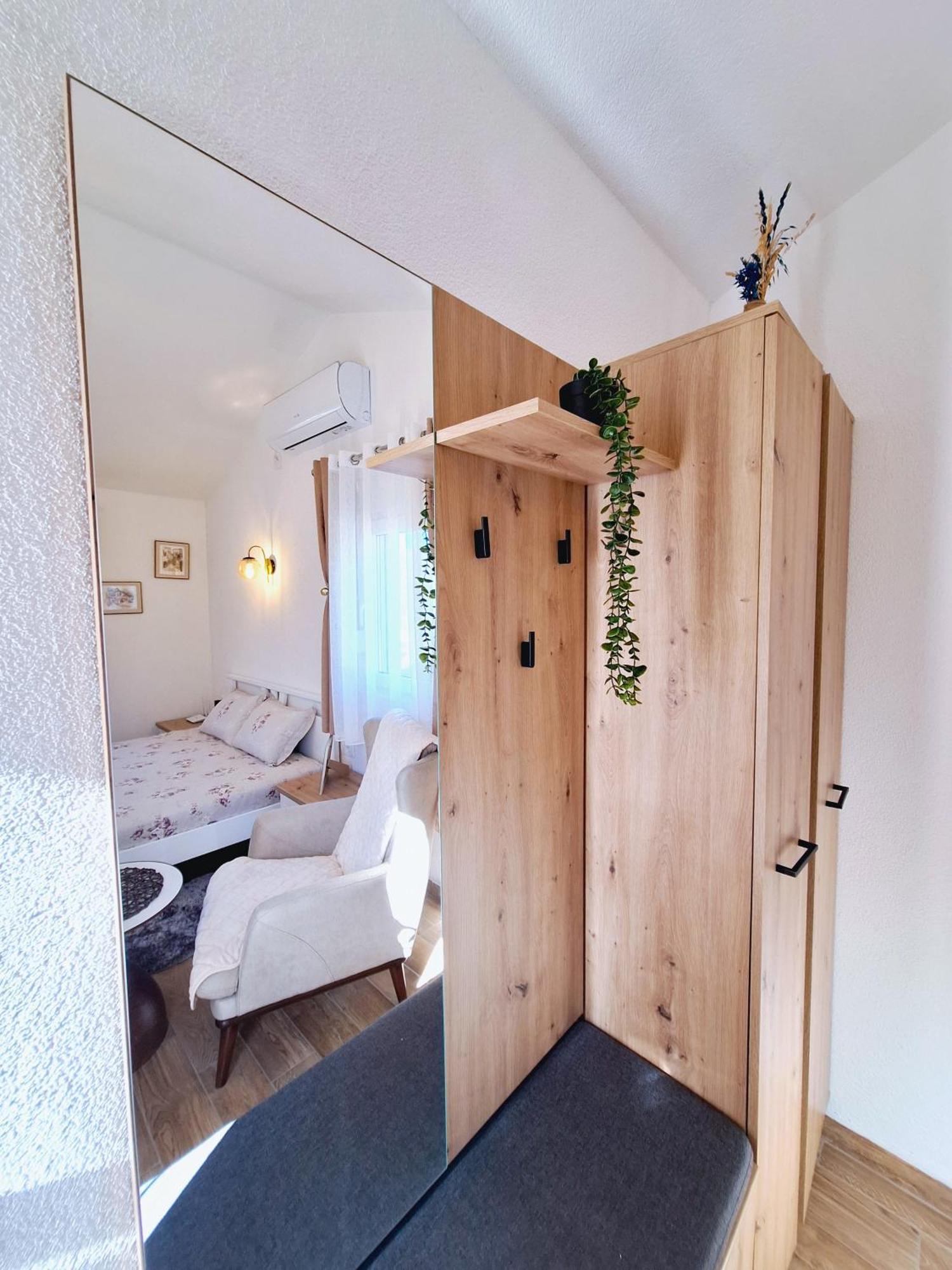 Sunny Side Apartments Риека-Црноевича Экстерьер фото