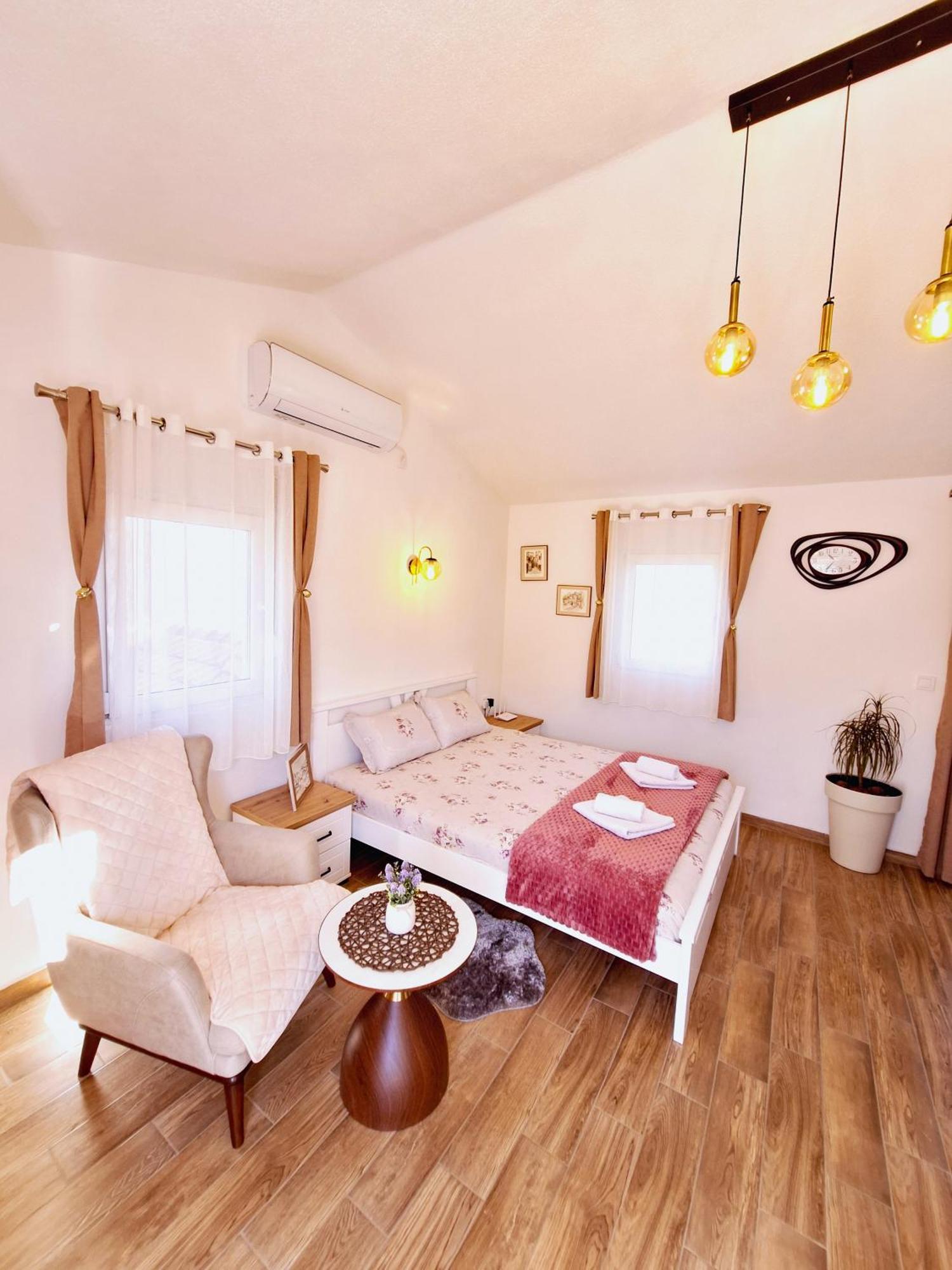 Sunny Side Apartments Риека-Црноевича Экстерьер фото