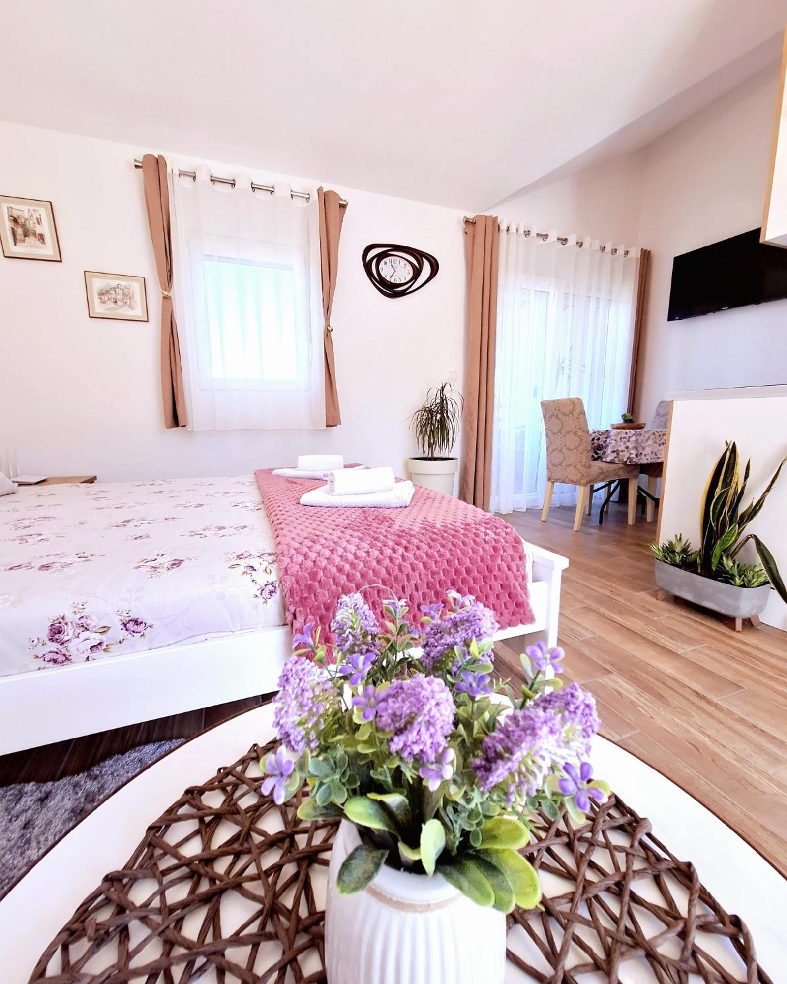 Sunny Side Apartments Риека-Црноевича Экстерьер фото